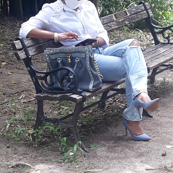 Meet your Posher, Claudette - Picture 14 of 16